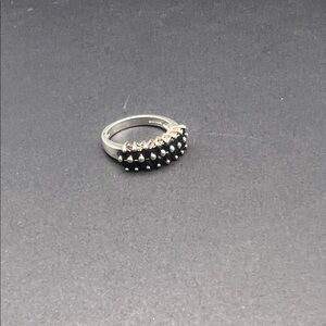 Elegant Black and Silver Women's Ring